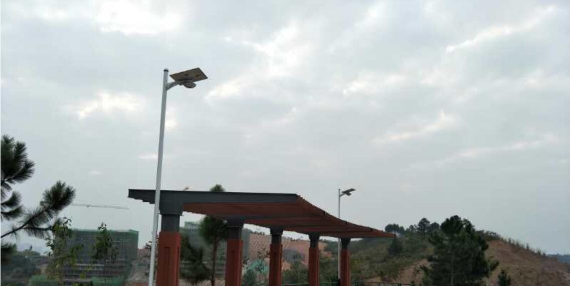 為什么太陽(yáng)能路燈白天亮燈